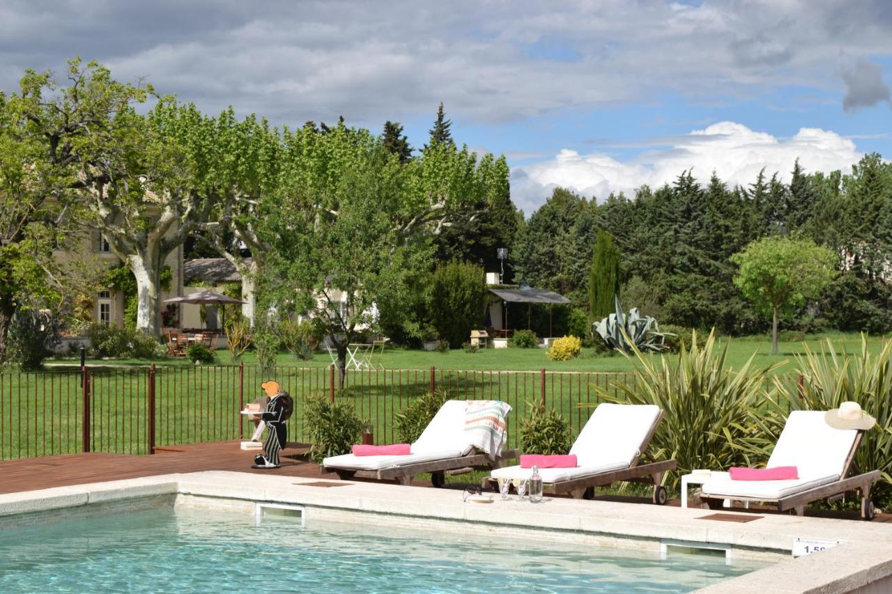 La Bastide Des Amouriers Caumont-sur-Durance Luaran gambar