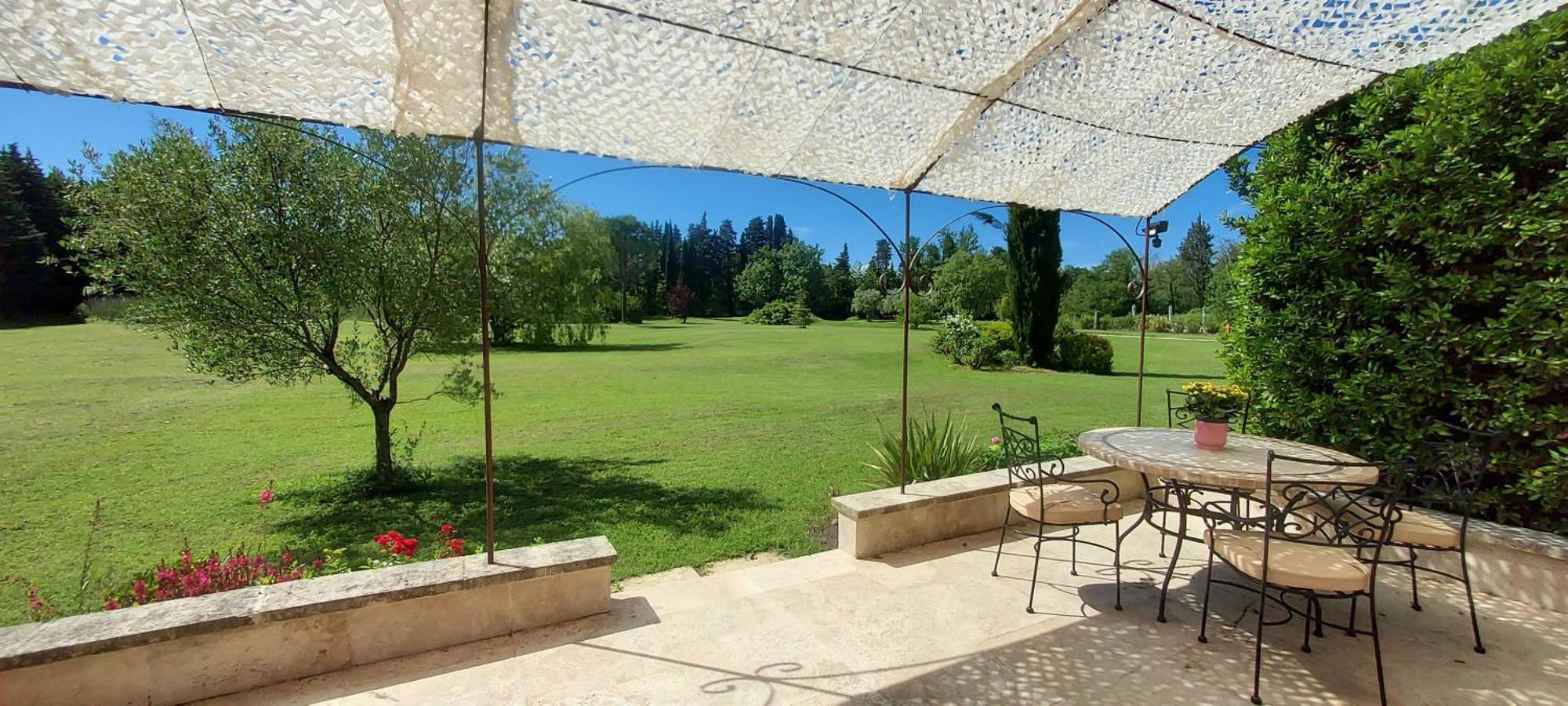La Bastide Des Amouriers Caumont-sur-Durance Luaran gambar