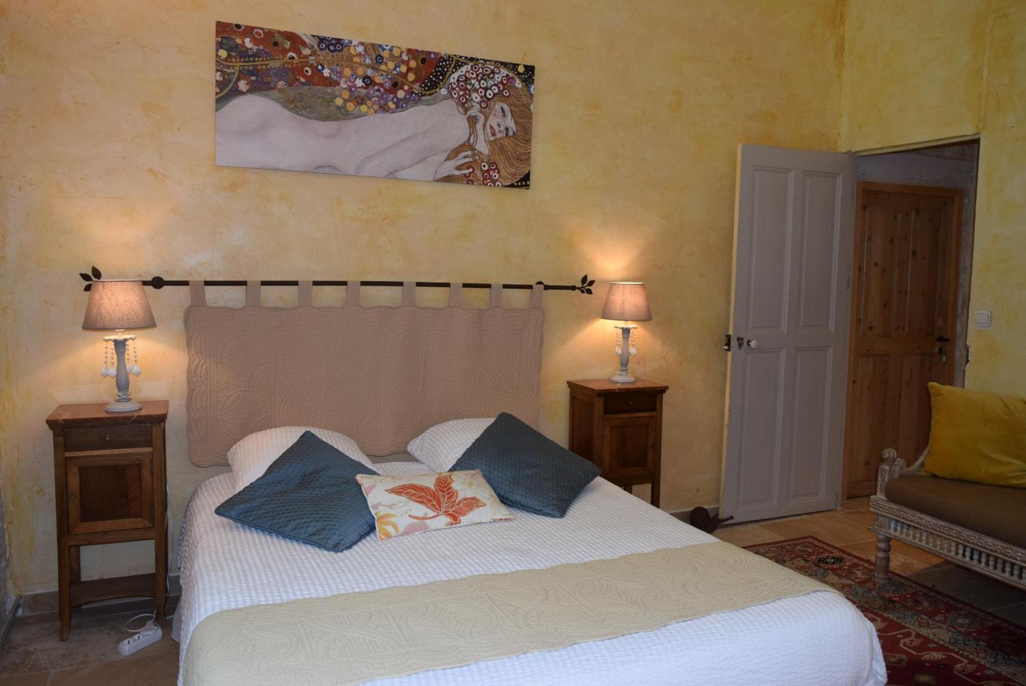 La Bastide Des Amouriers Caumont-sur-Durance Luaran gambar