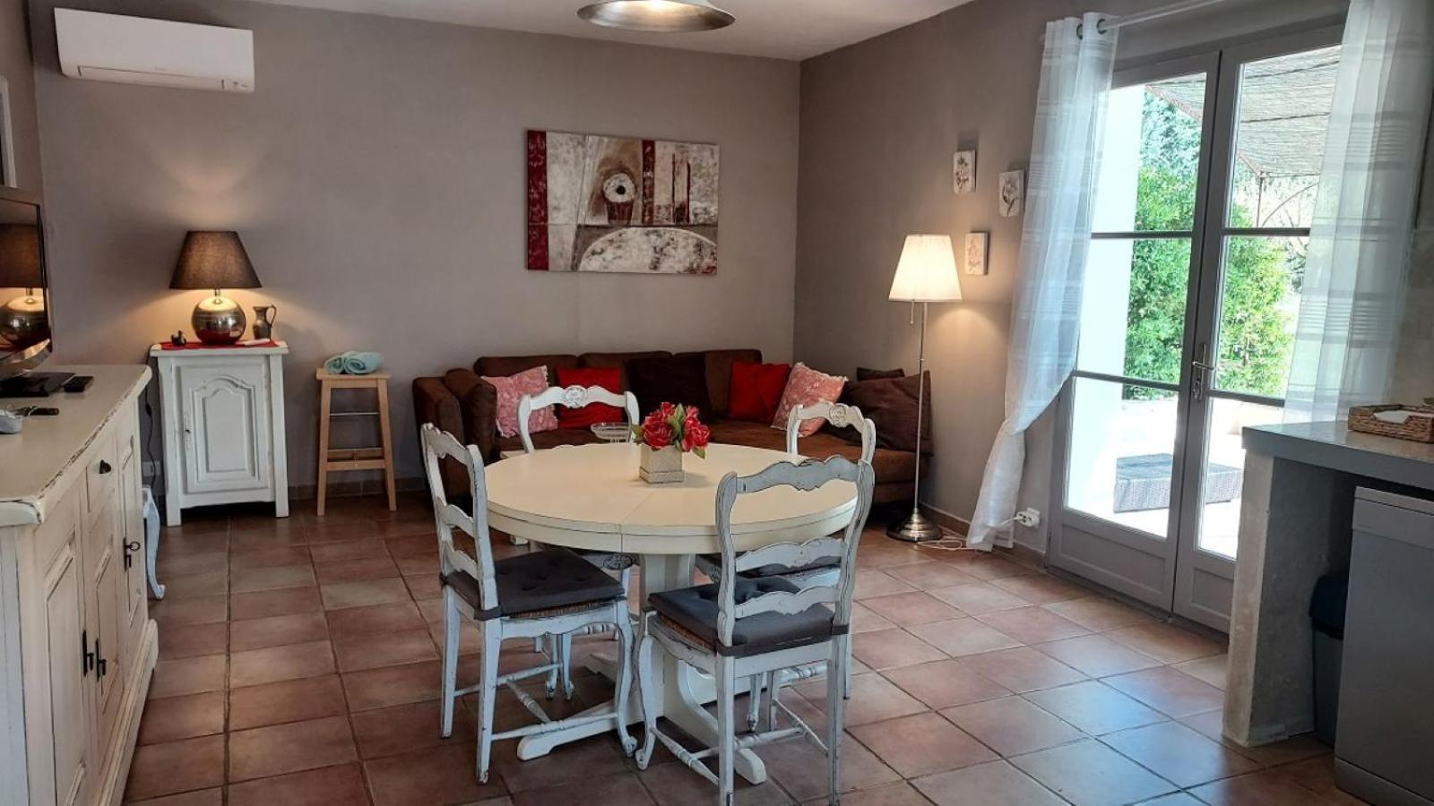 La Bastide Des Amouriers Caumont-sur-Durance Luaran gambar