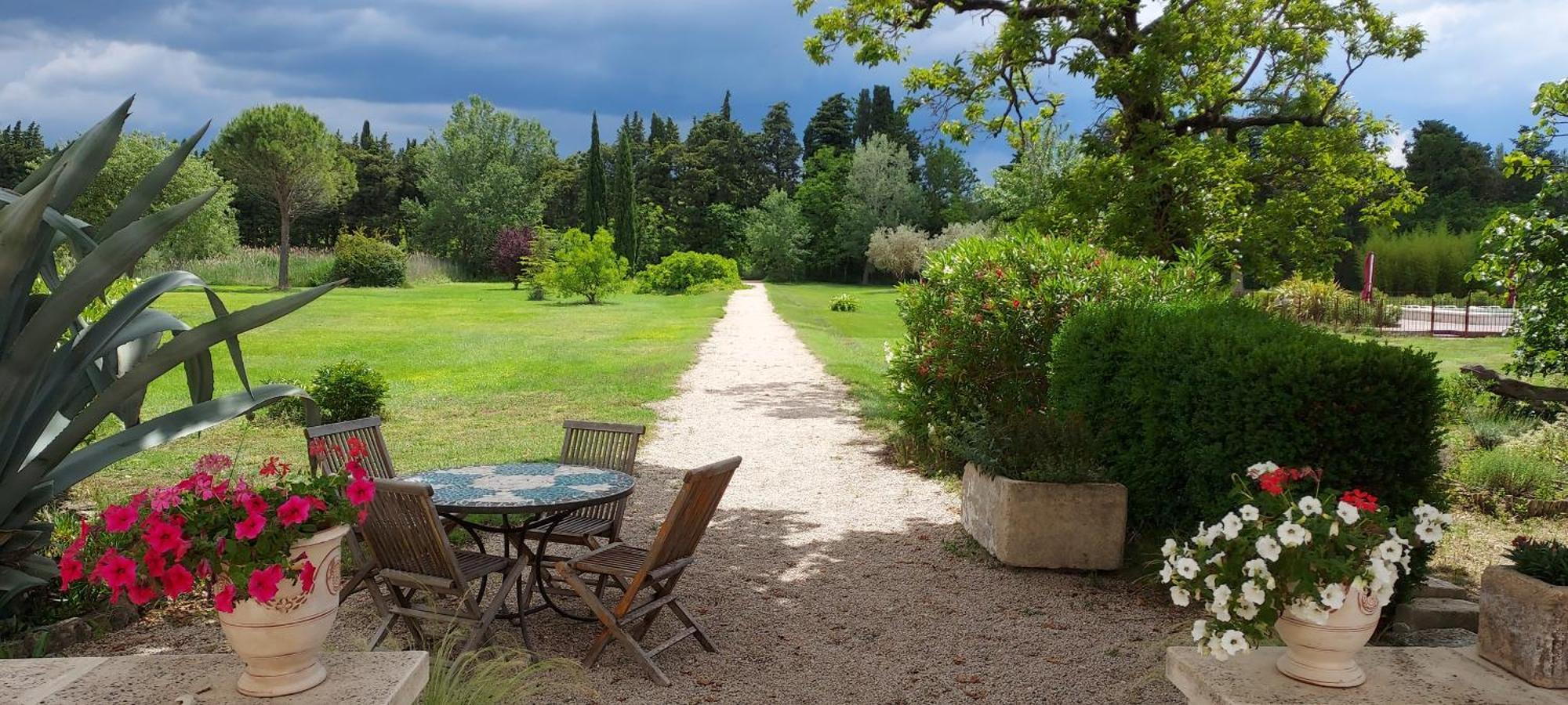 La Bastide Des Amouriers Caumont-sur-Durance Luaran gambar